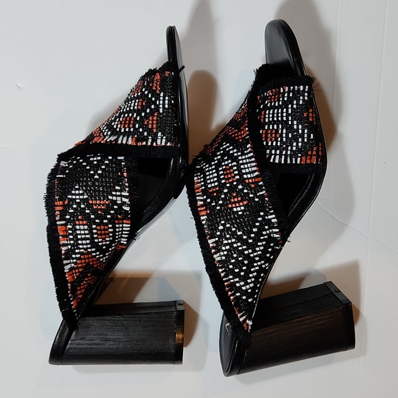 The Mode Collective Sandstorm Low Mule Black/Red Size 37 US 7 NEW 3075 - Picture 6 of 7